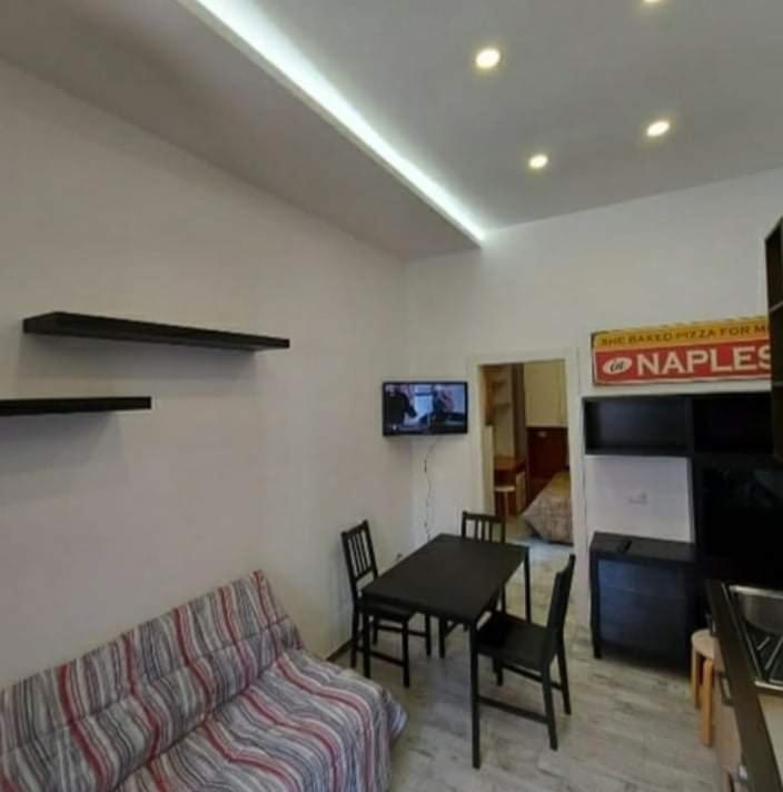 Hotel La Dimora Di Rosy à Naples Extérieur photo